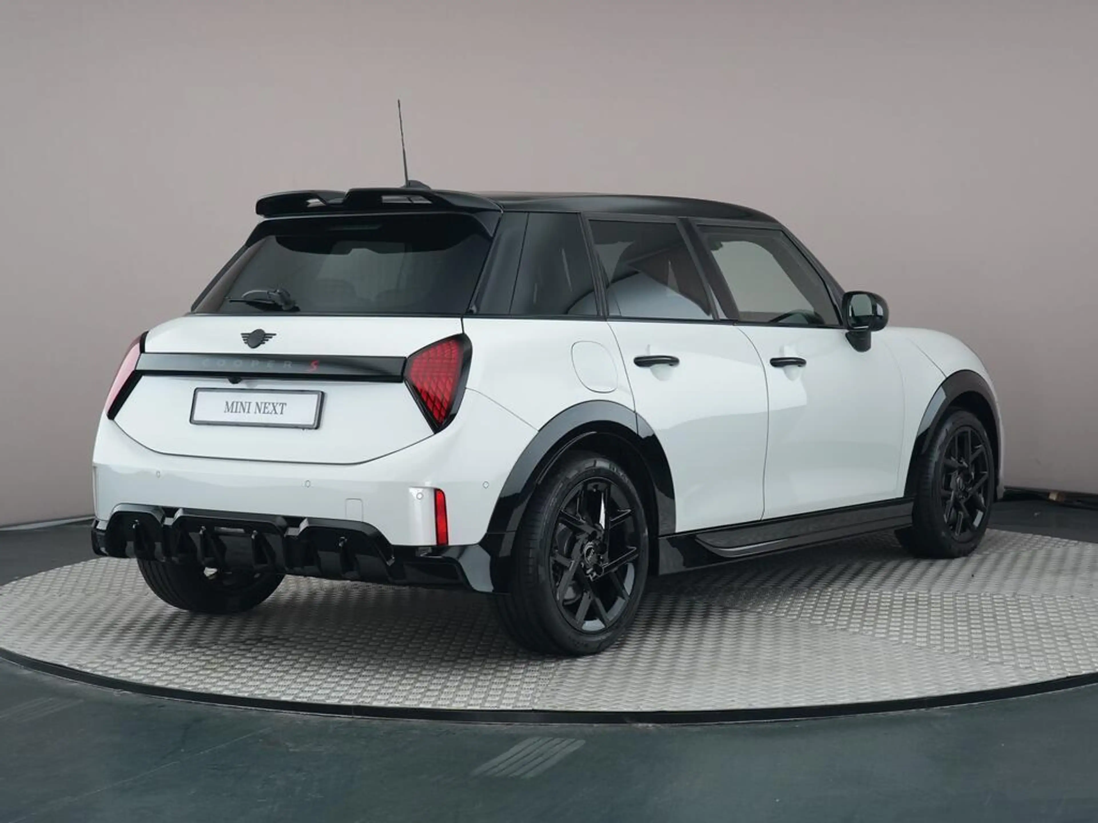 MINI Cooper S 5-Deurs 2.0 John Cooper Works XL — photo 11