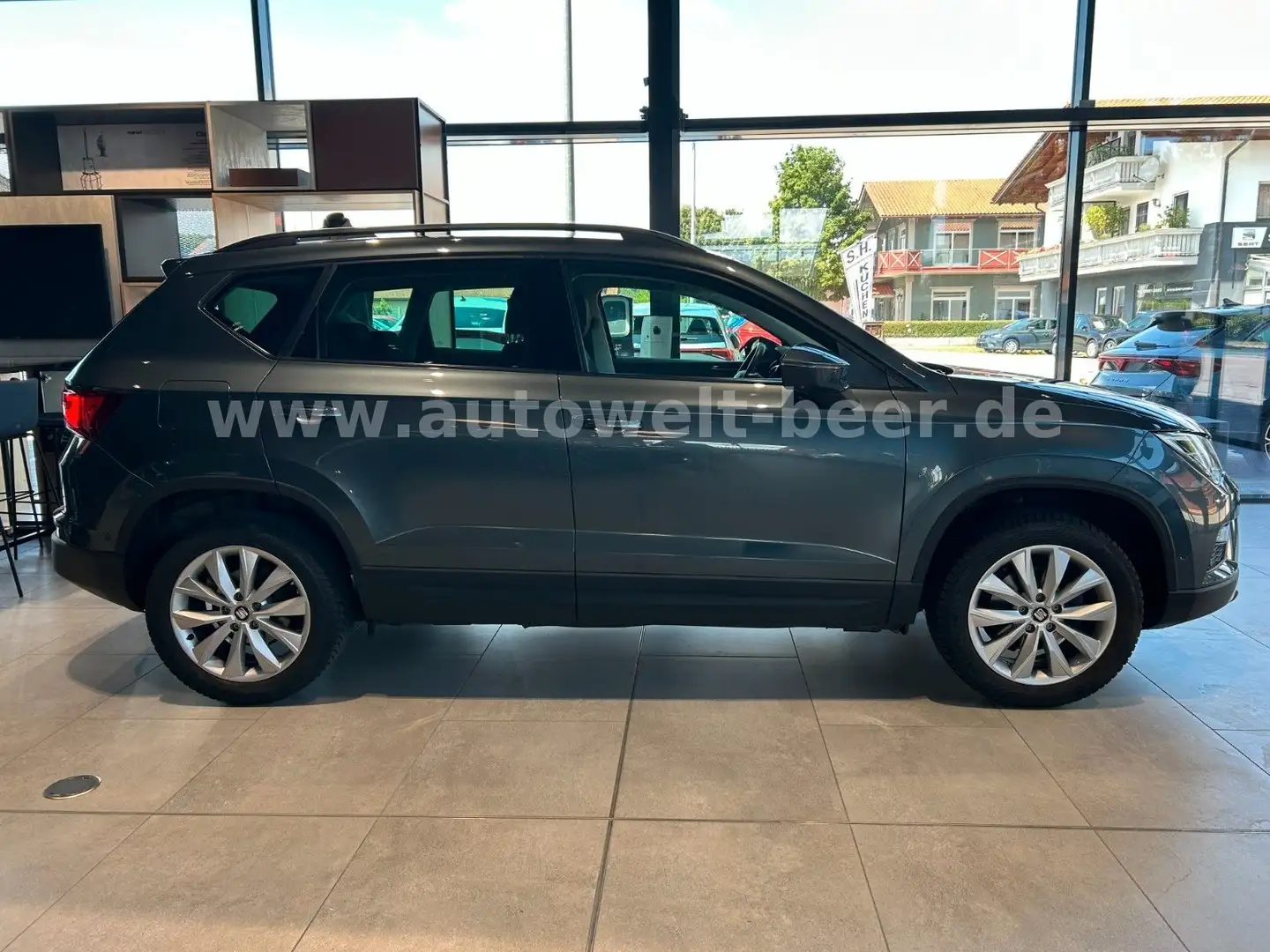 SEAT Ateca Style 1.5 TSI 150PS DSG *elekt. Heckklappe Grijs - 2