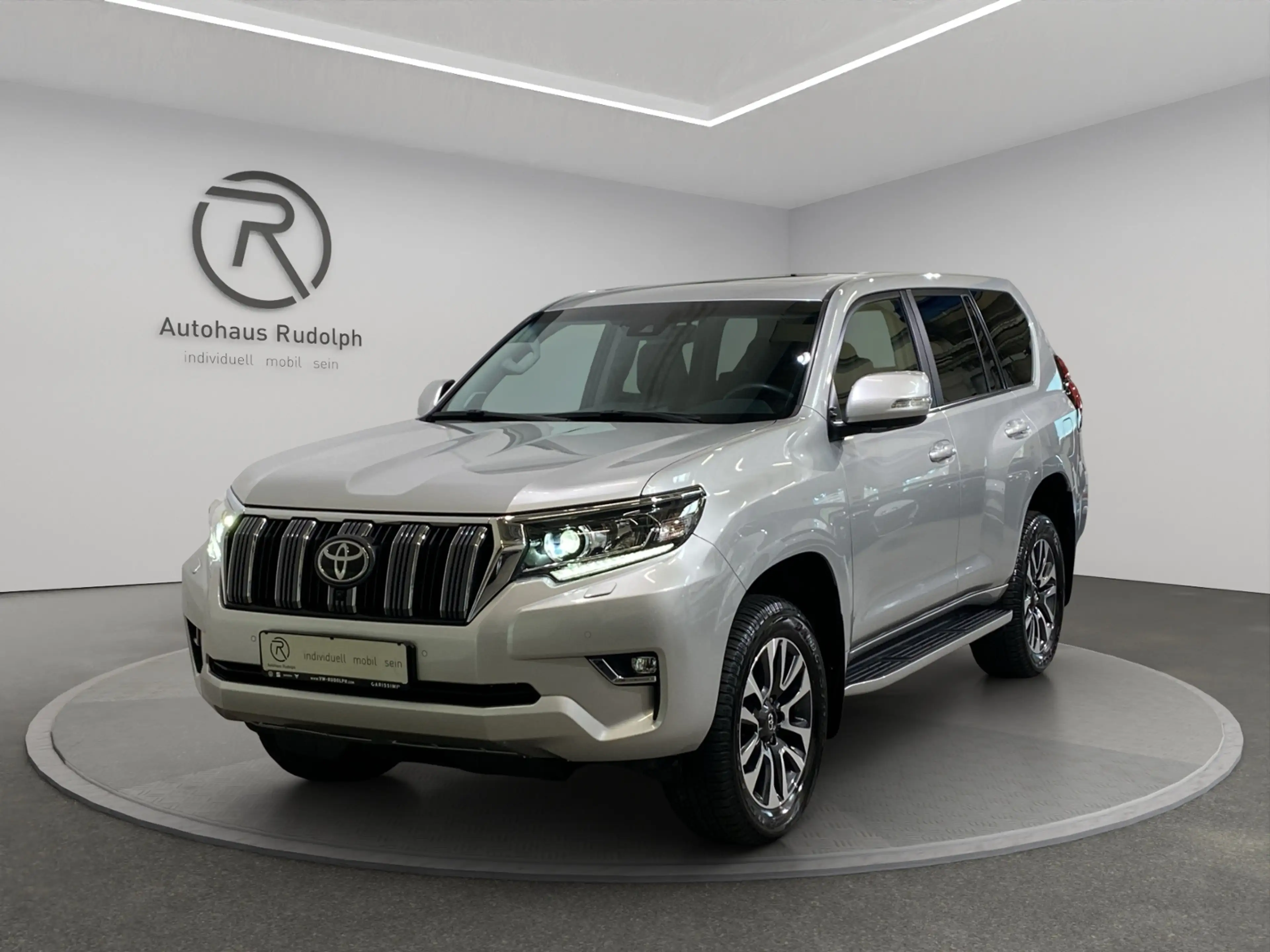 Toyota Land Cruiser 2.8 D4-D 4x4 Executive / Navi LED — photo 2
