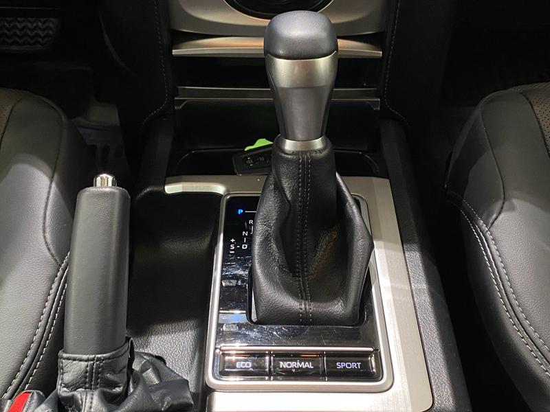 Toyota Land Cruiser 2.8 D4-D 4x4 Executive / Navi LED — photo 8