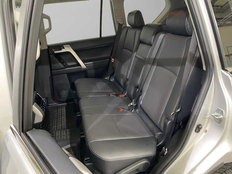 Toyota Land Cruiser 2.8 D4-D 4x4 Executive / Navi LED — photo 9