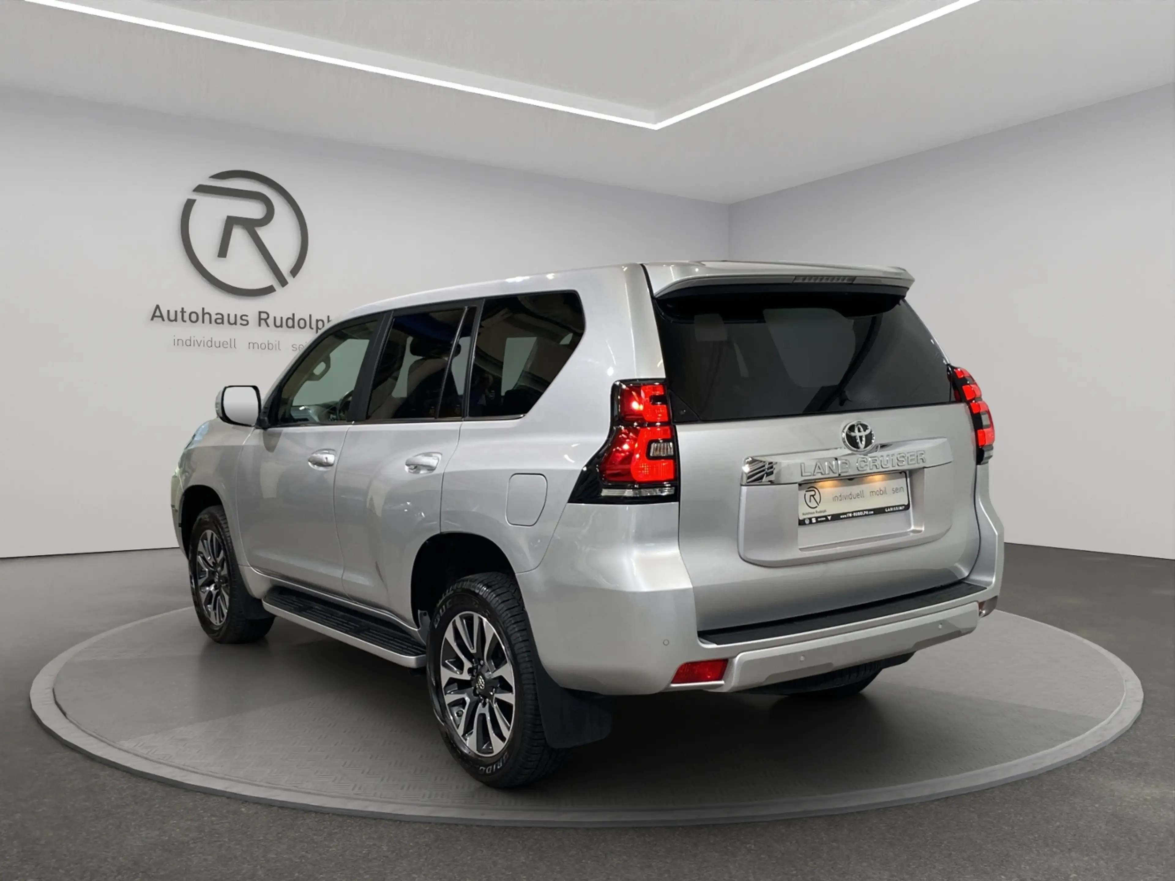 Toyota Land Cruiser 2.8 D4-D 4x4 Executive / Navi LED — photo 3