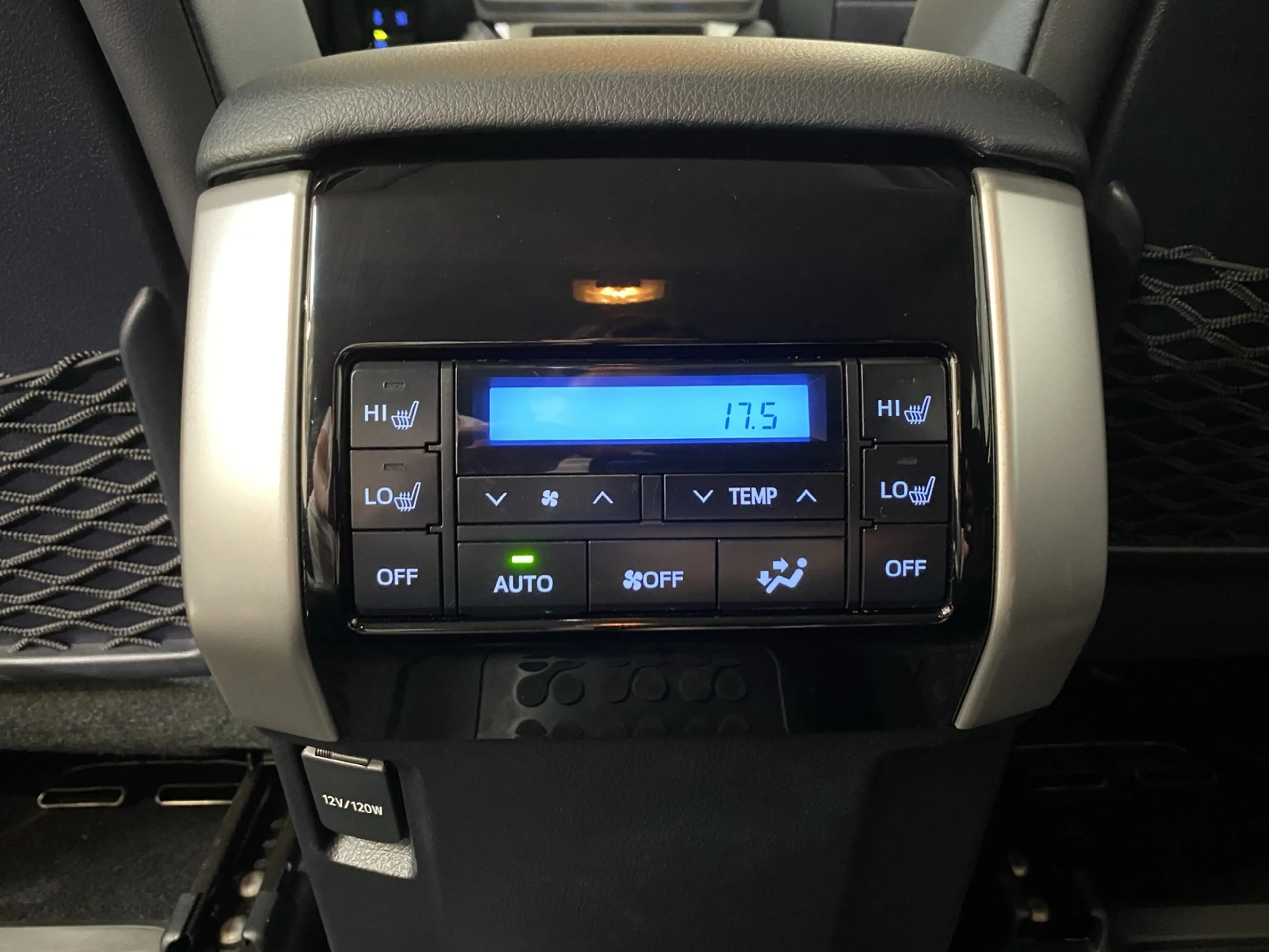 Toyota Land Cruiser 2.8 D4-D 4x4 Executive / Navi LED — photo 11