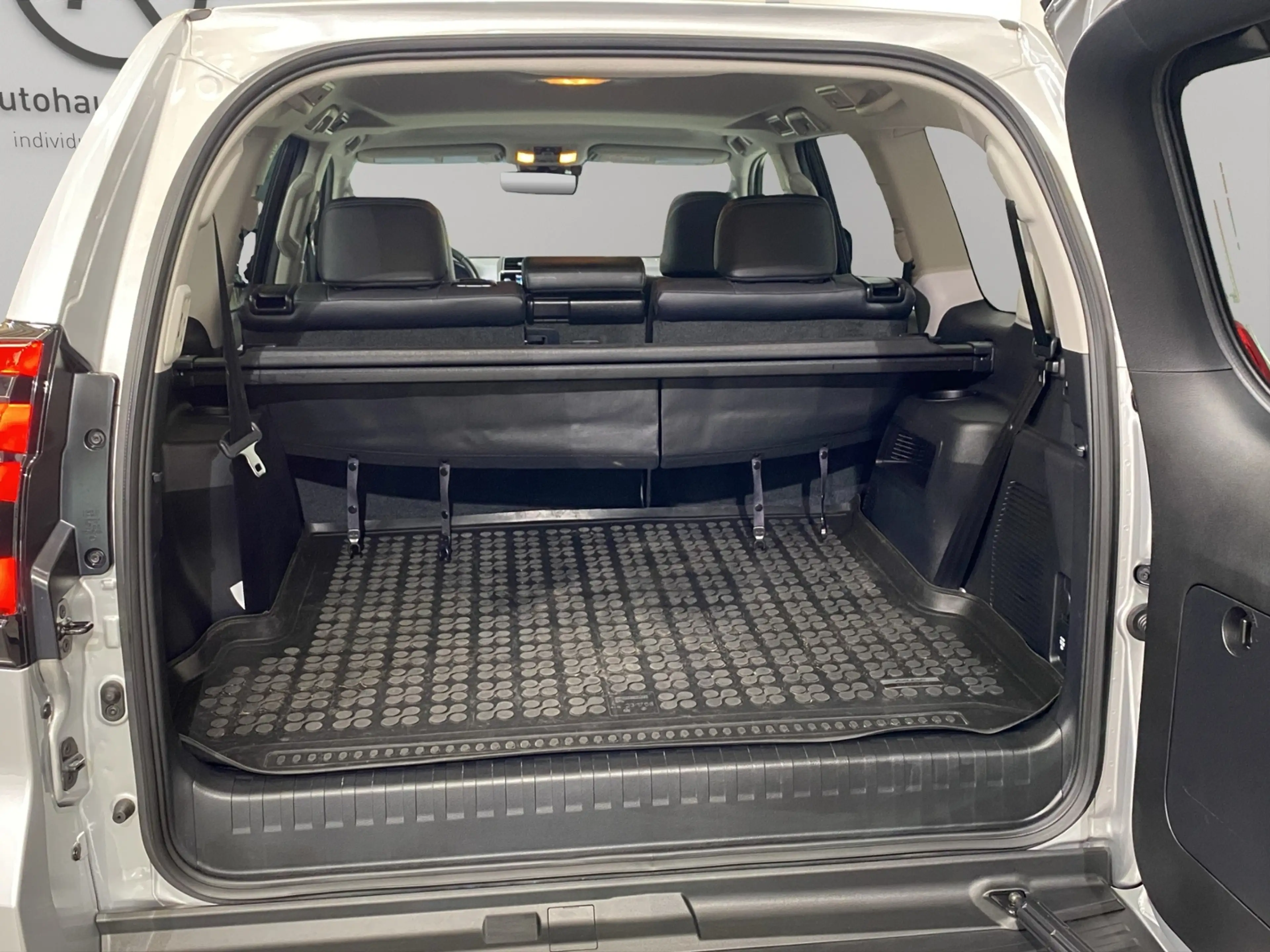 Toyota Land Cruiser 2.8 D4-D 4x4 Executive / Navi LED — photo 13