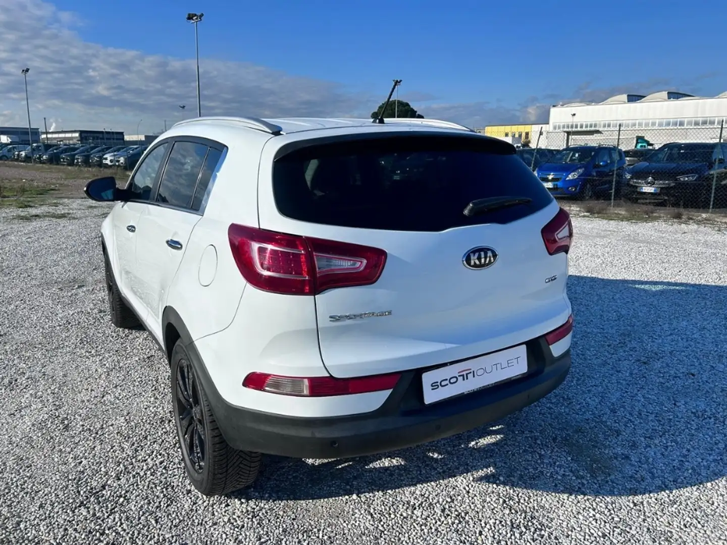 Kia Sportage 1.7 CRDi Class Weiß - 2
