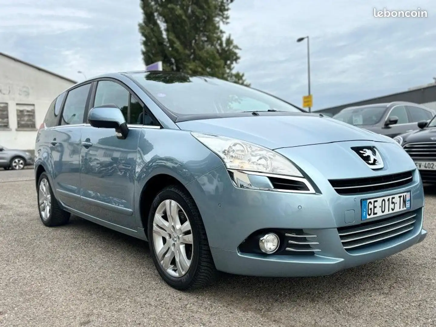 Peugeot 5008 1.6 THP 16V PREMIUM 7PL Bleu - 2