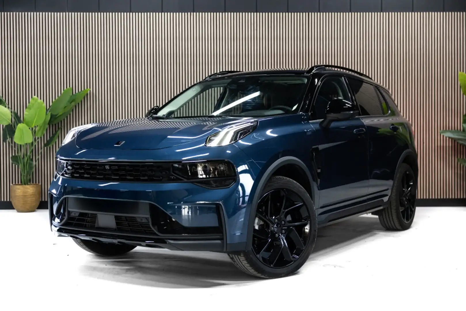 Lynk & Co 01 1.5 PHEV | Ultimate Black Edition | 360 CAM | PANO Blau - 1