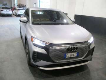 Q4 Sportback e-tron Sportback 40 Business Advanced