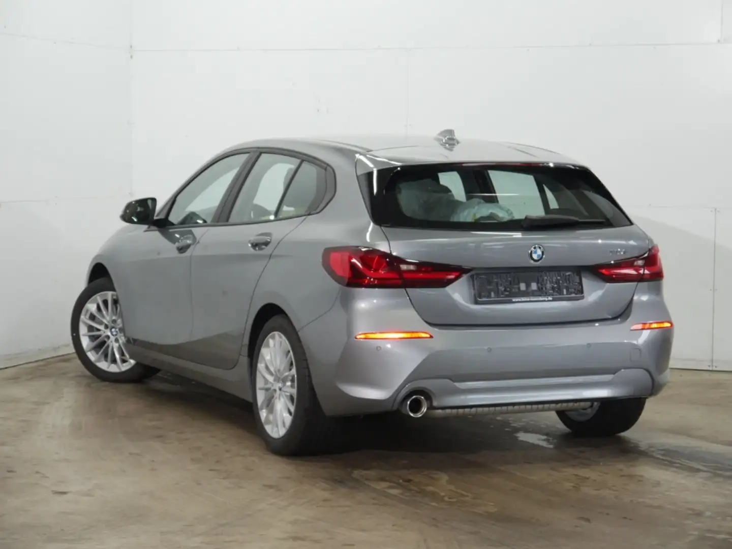 BMW 118 i Aut. Sommer17'' Komf AdLED LcProf AG+ LED Grau - 2