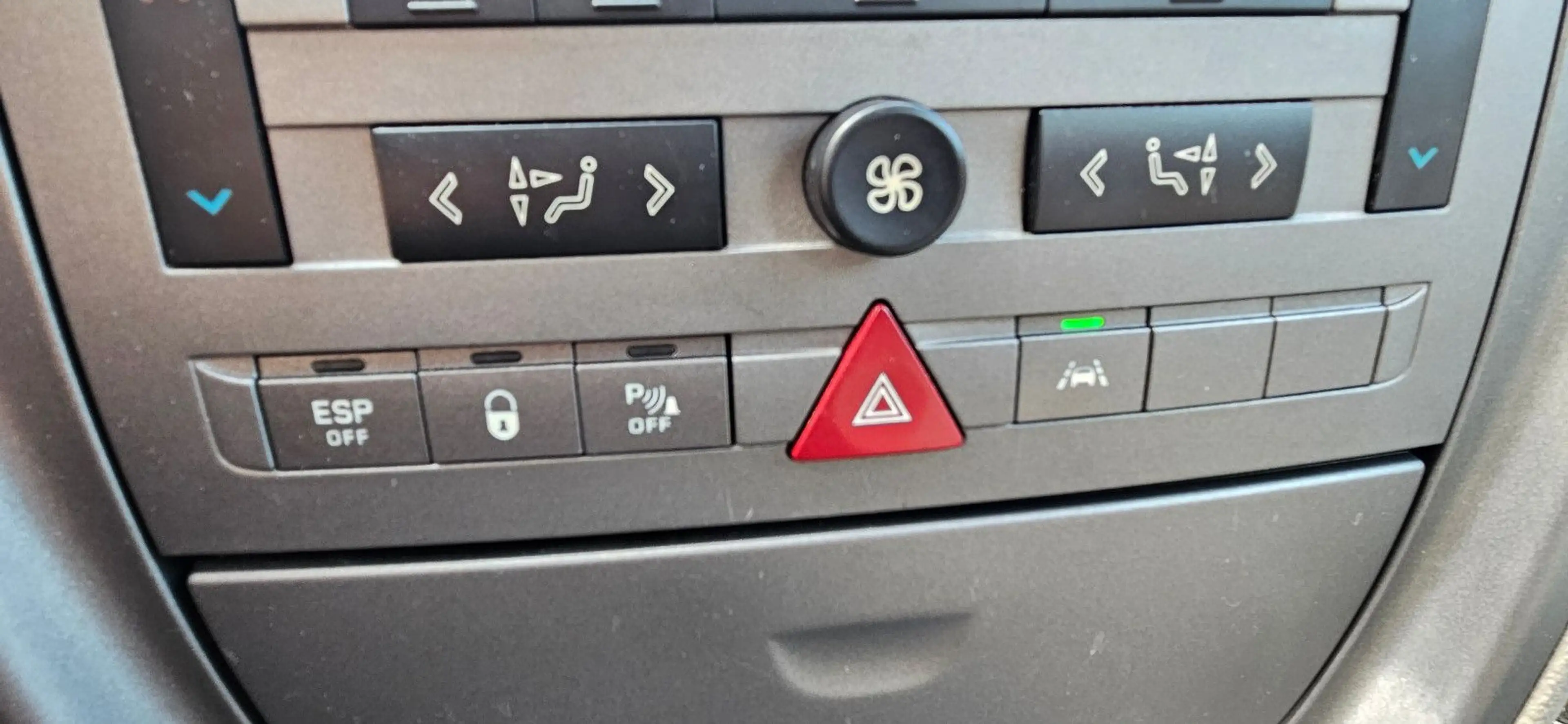 Citroen C5 Lim. Exclusive — photo 19