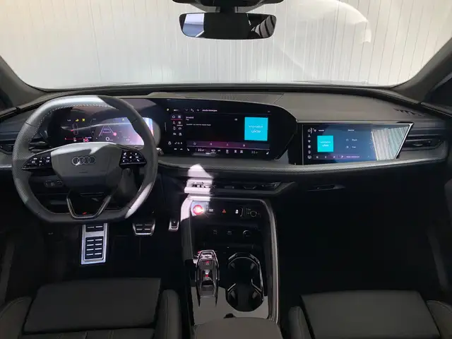 Audi Q5 view 8