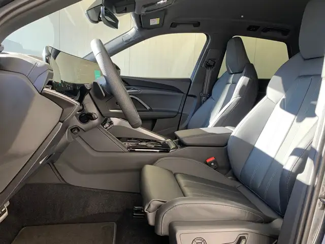 Audi Q5 view 7