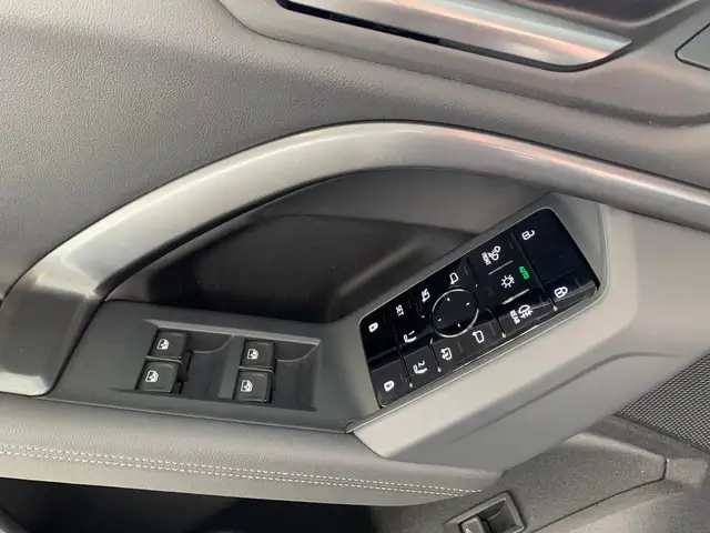 Audi Q5 view 16