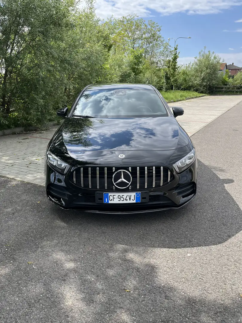 Mercedes-Benz A 180 D Premium Night Automatic Black - 2