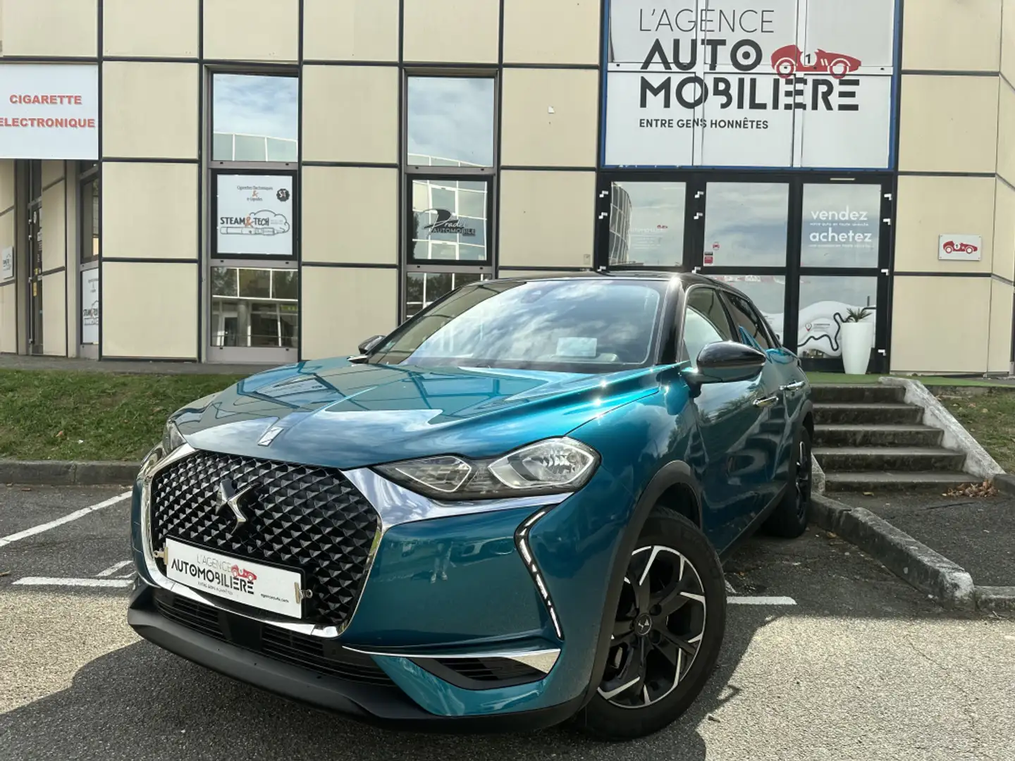 DS Automobiles DS 3 1.2 PURETECH 130 SOCHIC EAT8 + ATTELAGE AMOVIBLE Bleu - 1