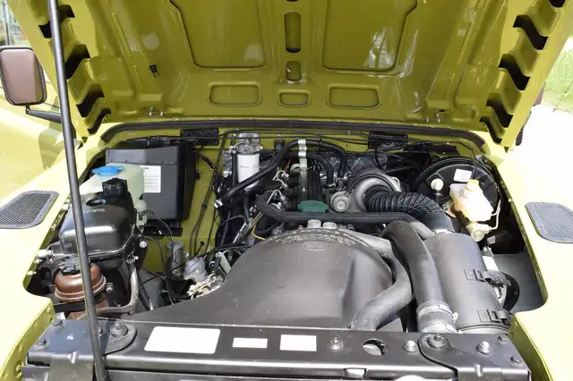 Land Rover Defender view 14