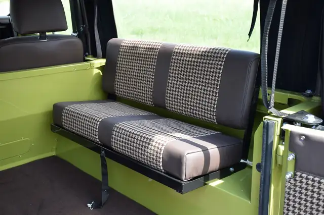 Land Rover Defender view 10