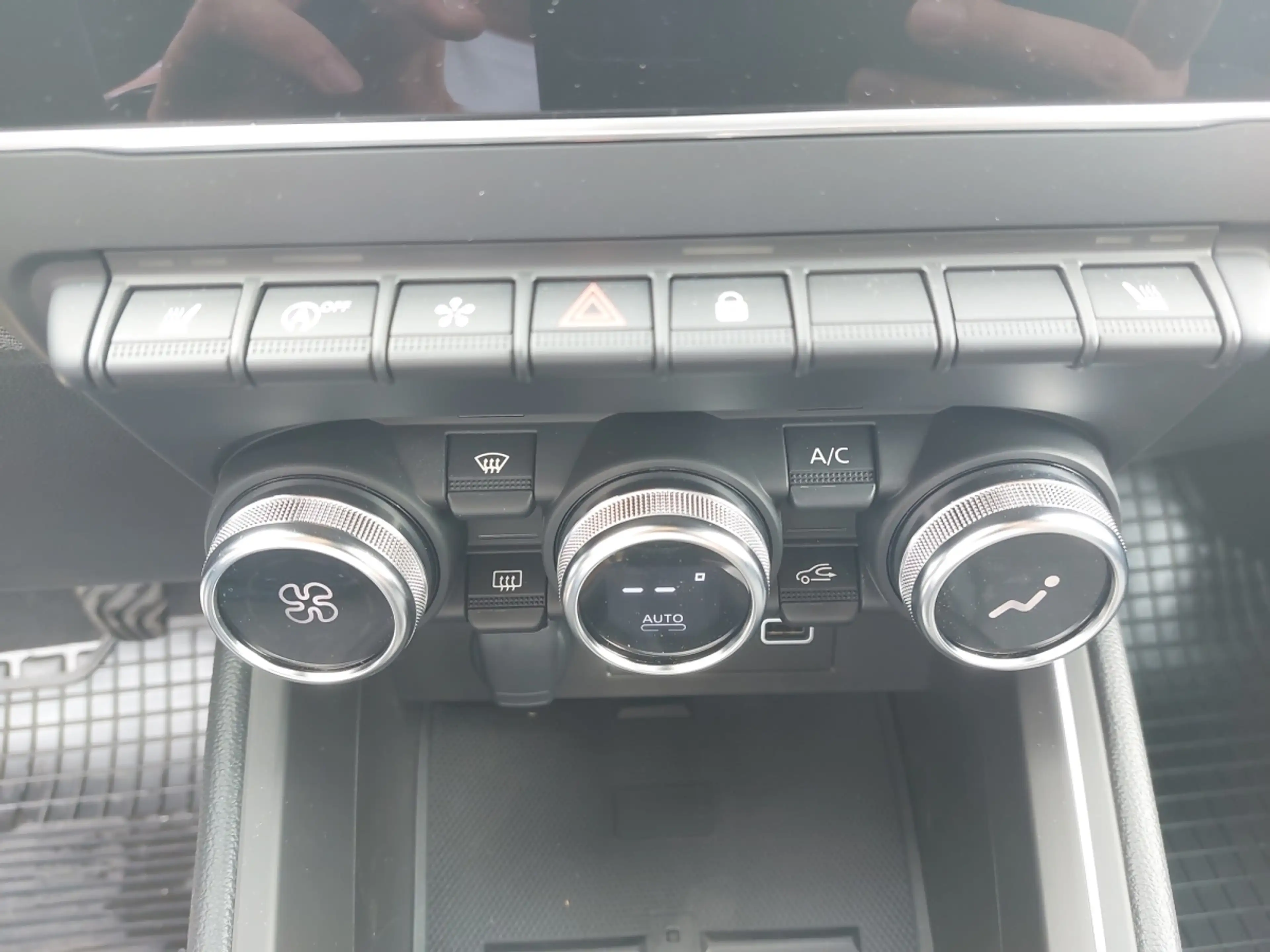 Renault Clio Techno TCe 90 ** TOP AUSSTATTUNG ** — photo 15