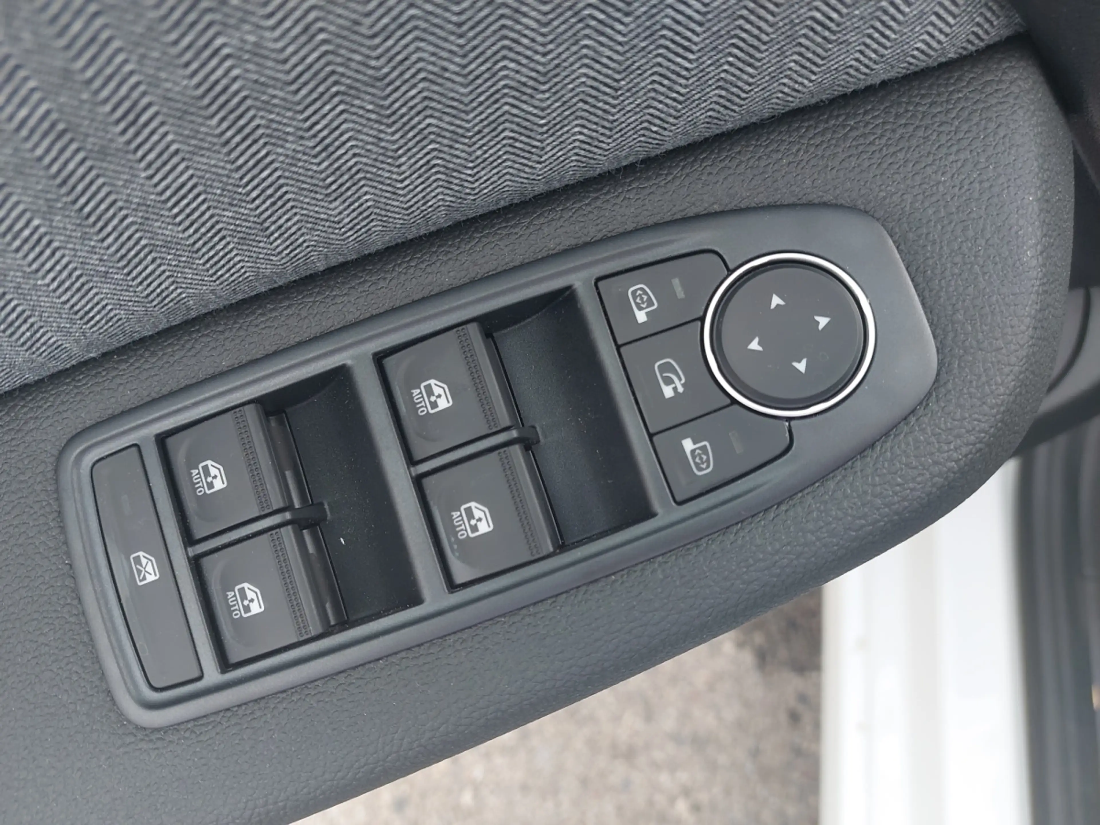Renault Clio Techno TCe 90 ** TOP AUSSTATTUNG ** — photo 17