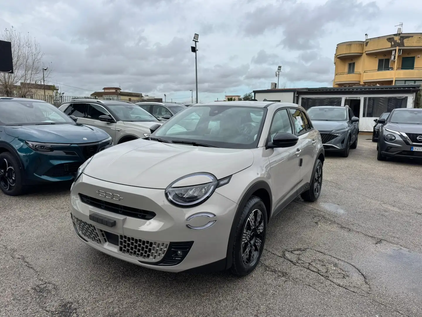 Fiat 600 600 1.2 hybrid Icon 145cv auto Weiß - 1