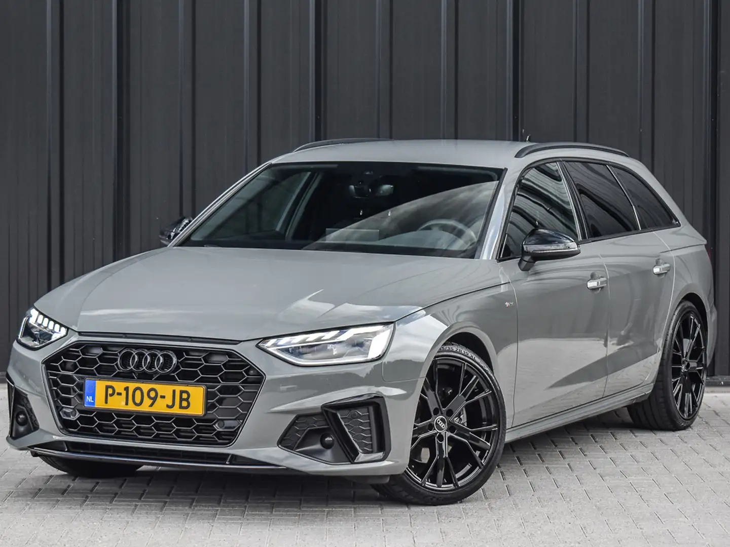 Audi A4 Avant 35 TFSI S EDITION COMPETITION | NL-AUTO | BL Grijs - 2