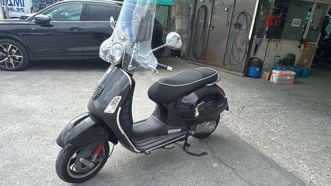 Vespa GTS 300