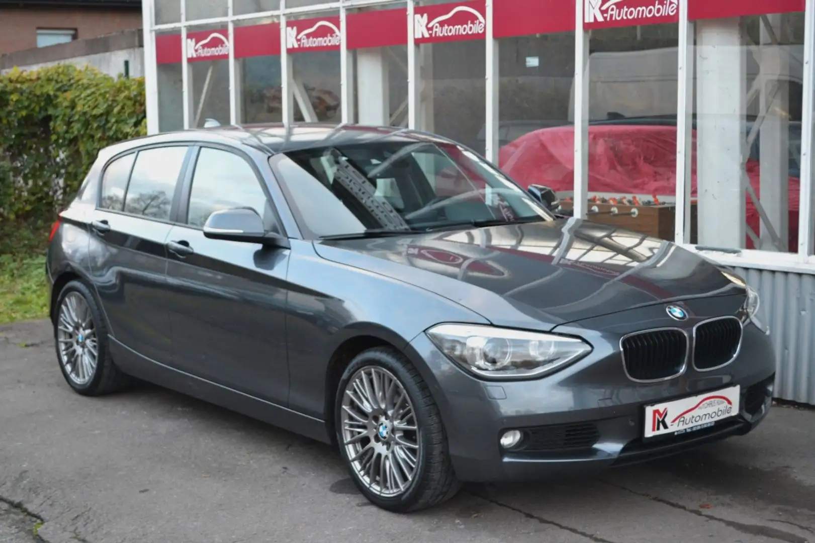 BMW 120 d Autom./Leder/Navi/Xenon/GSHD/AHK Grau - 2