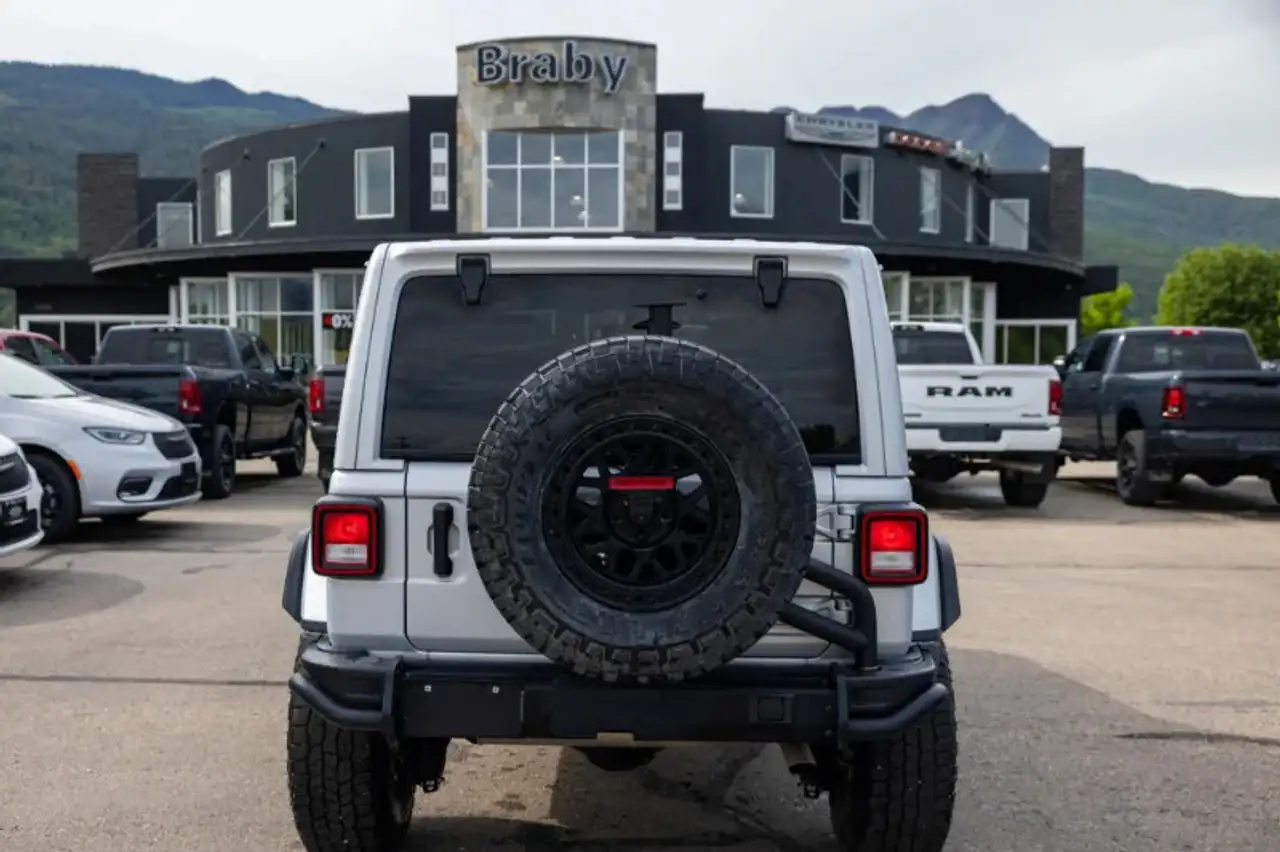 Jeep Wrangler снимка Jeep Wrangler