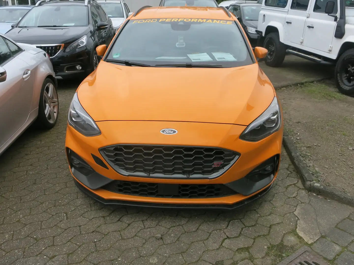 Ford Focus Turnier ST,19Zoll,tiefer,Navi,Einzelstück Orange - 1