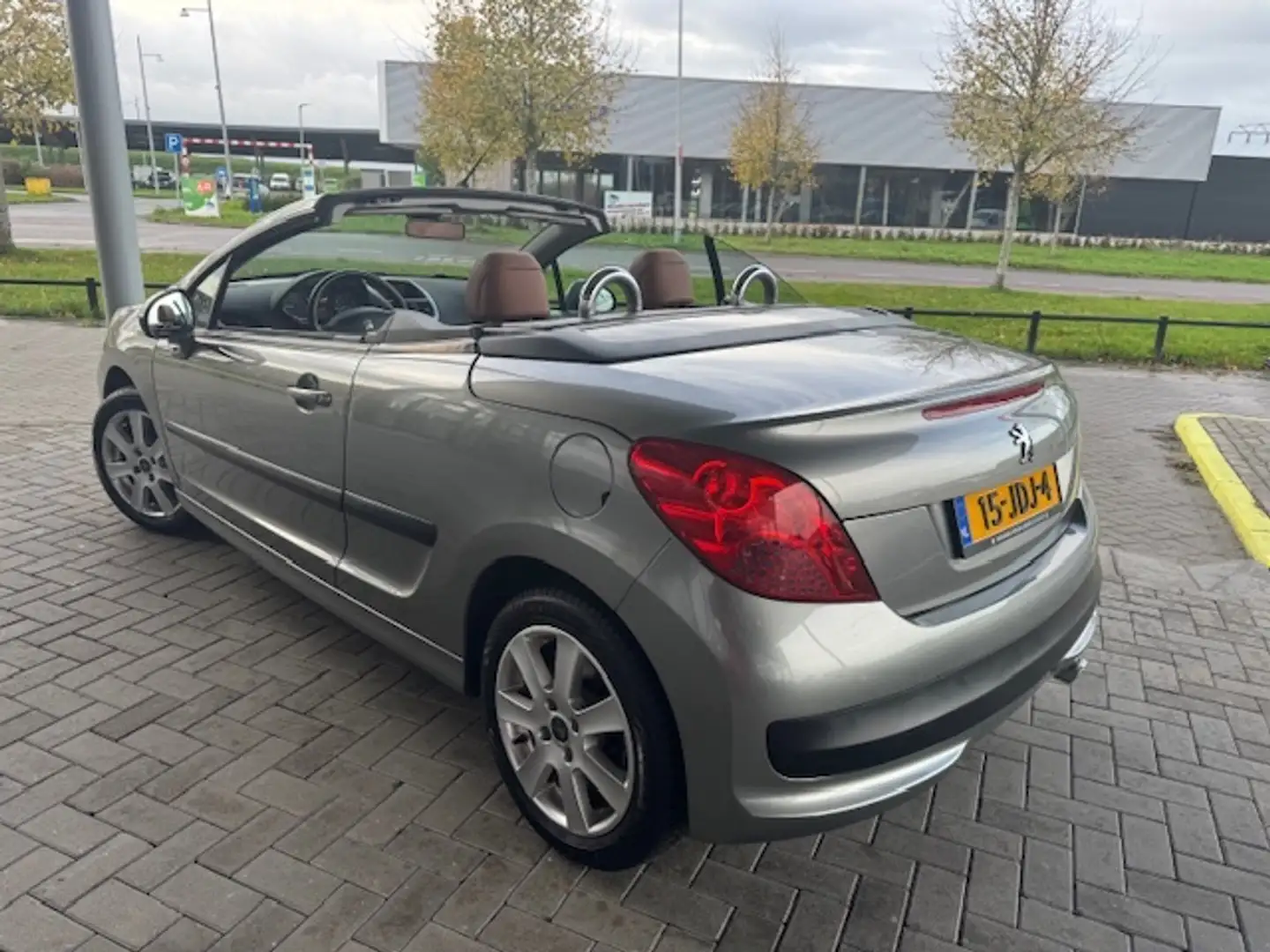 Peugeot 207 CC 1.6 VTi 120 PK (2e Eigenaar) Gris - 2