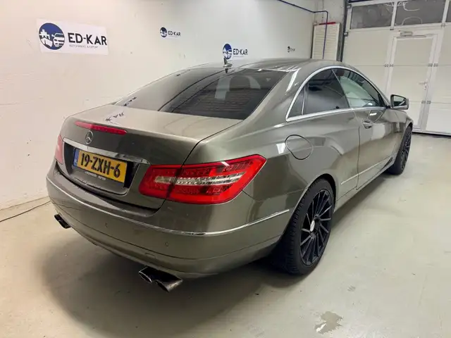 Mercedes-Benz E-Class view 6