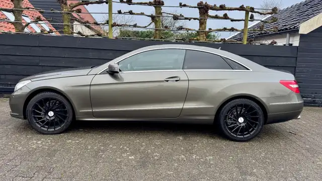 Mercedes-Benz E-Class view 14