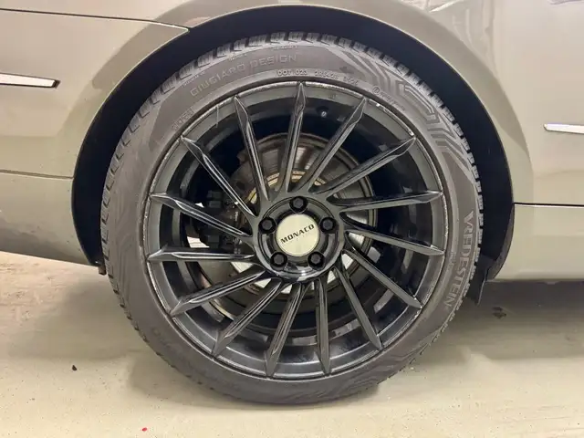 Mercedes-Benz E-Class view 15