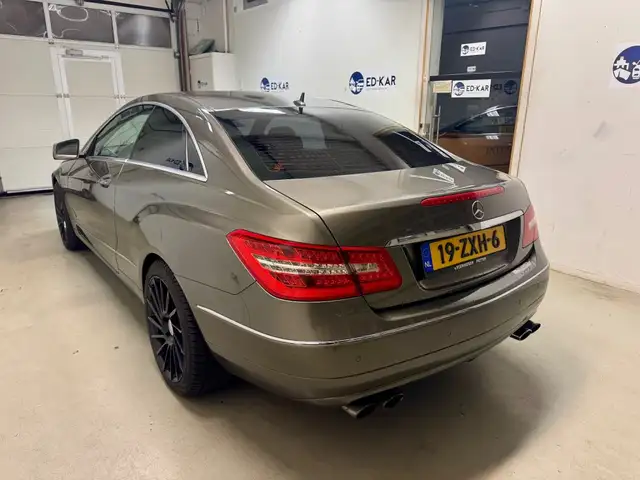 Mercedes-Benz E-Class view 8