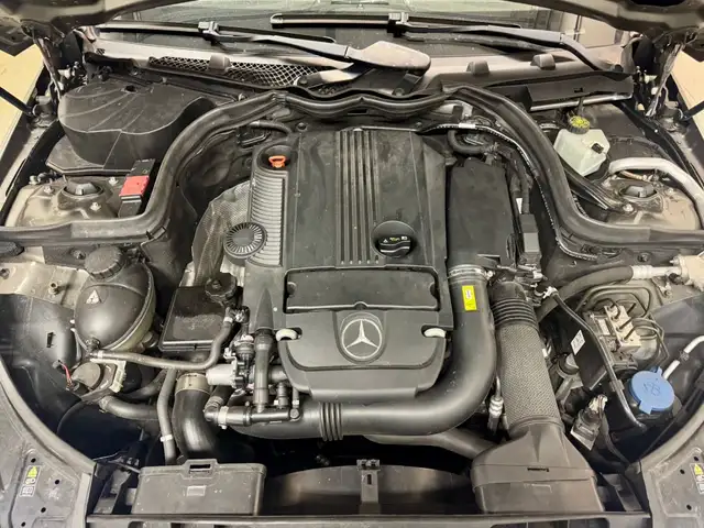 Mercedes-Benz E-Class view 26