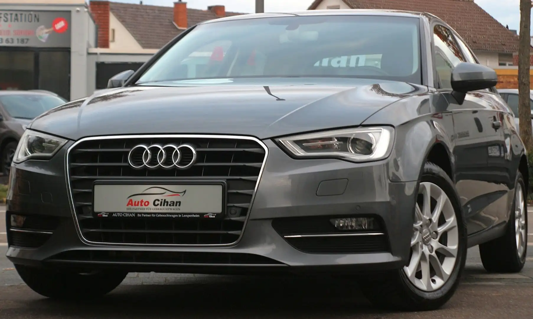 Audi A3 attraction AUTOMATIK! NAVI! BI-XENON! EU6! Gris - 2
