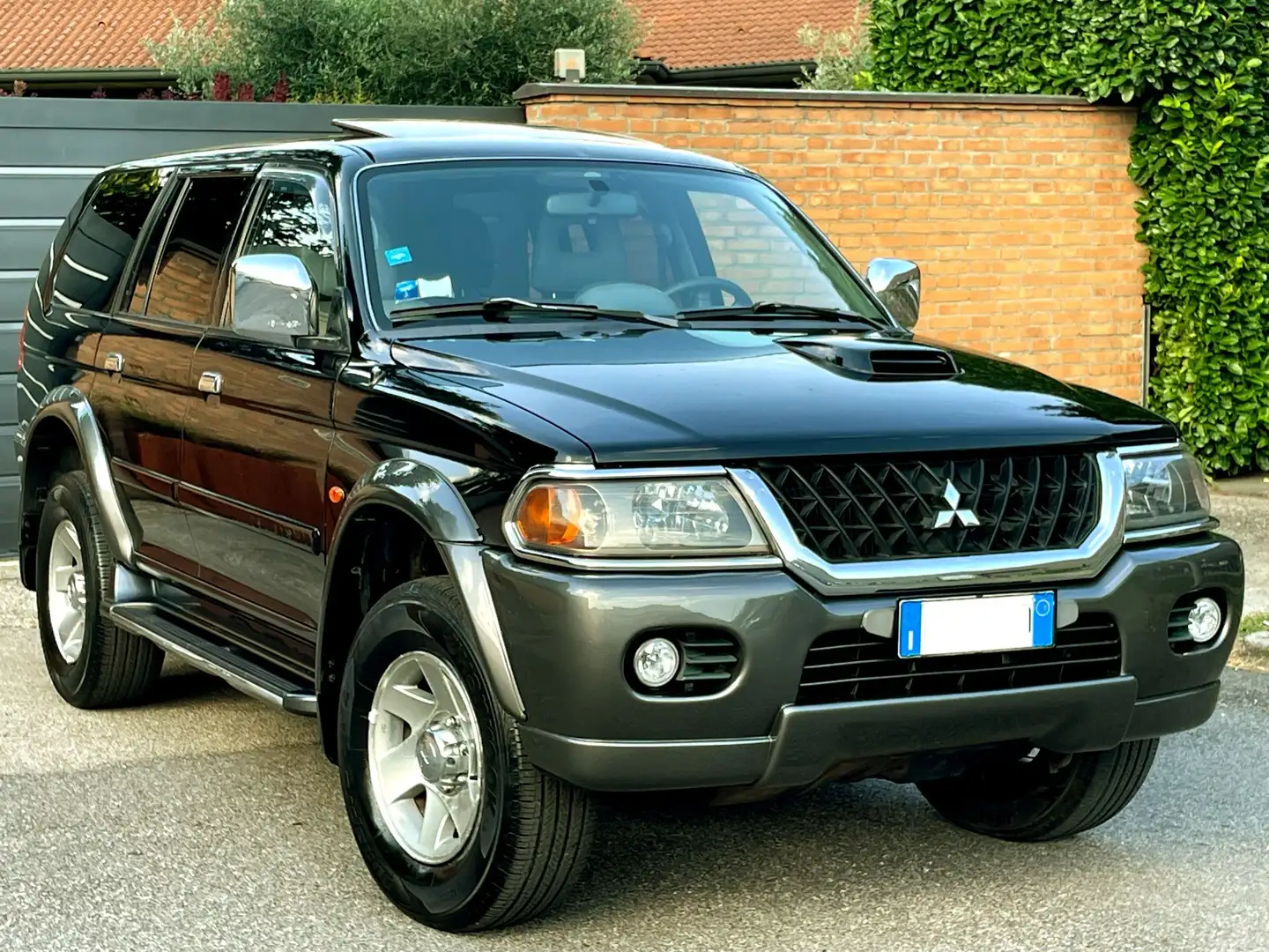 Mitsubishi Pajero Sport 2.5D 4x4(marce ridotte)-Pelle,Tetto,Navi-FULL Zwart - 1