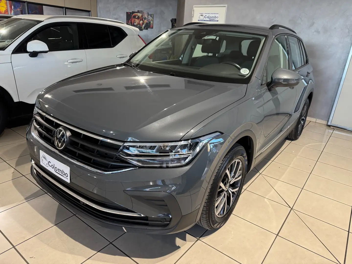 Volkswagen Tiguan 2.0 tdi Active 150cv dsg Led Nav Cam 17" Grigio - 1