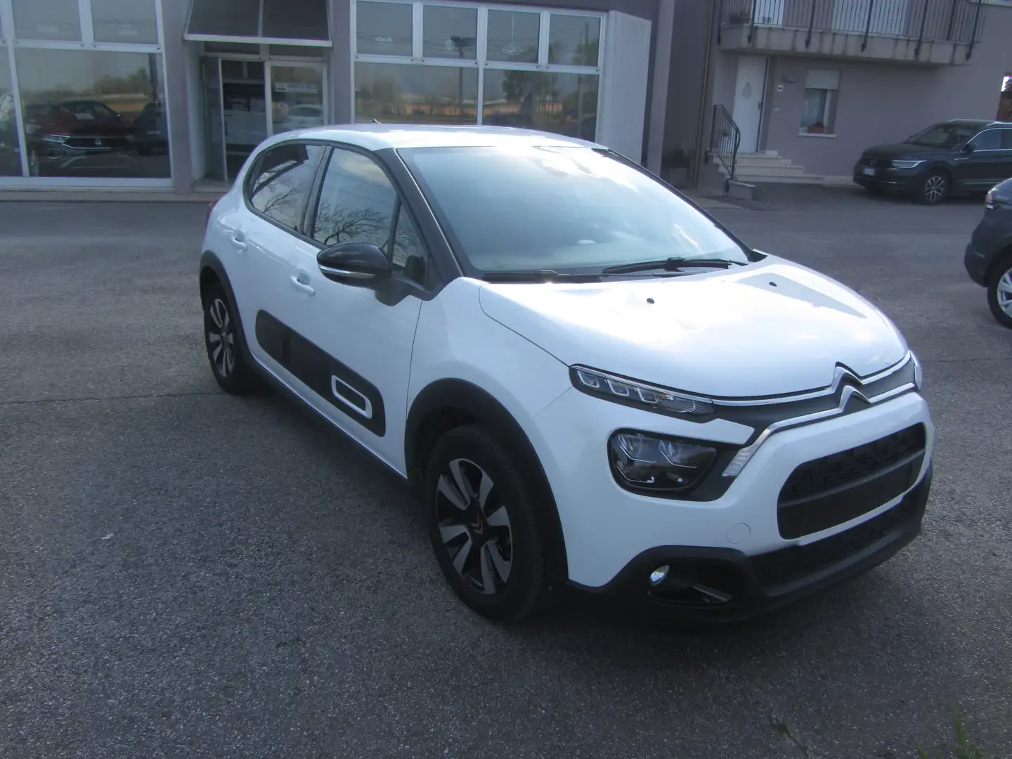 Citroen C3 1.2 Puretech 83 cv S&S Shine Bianco - 2