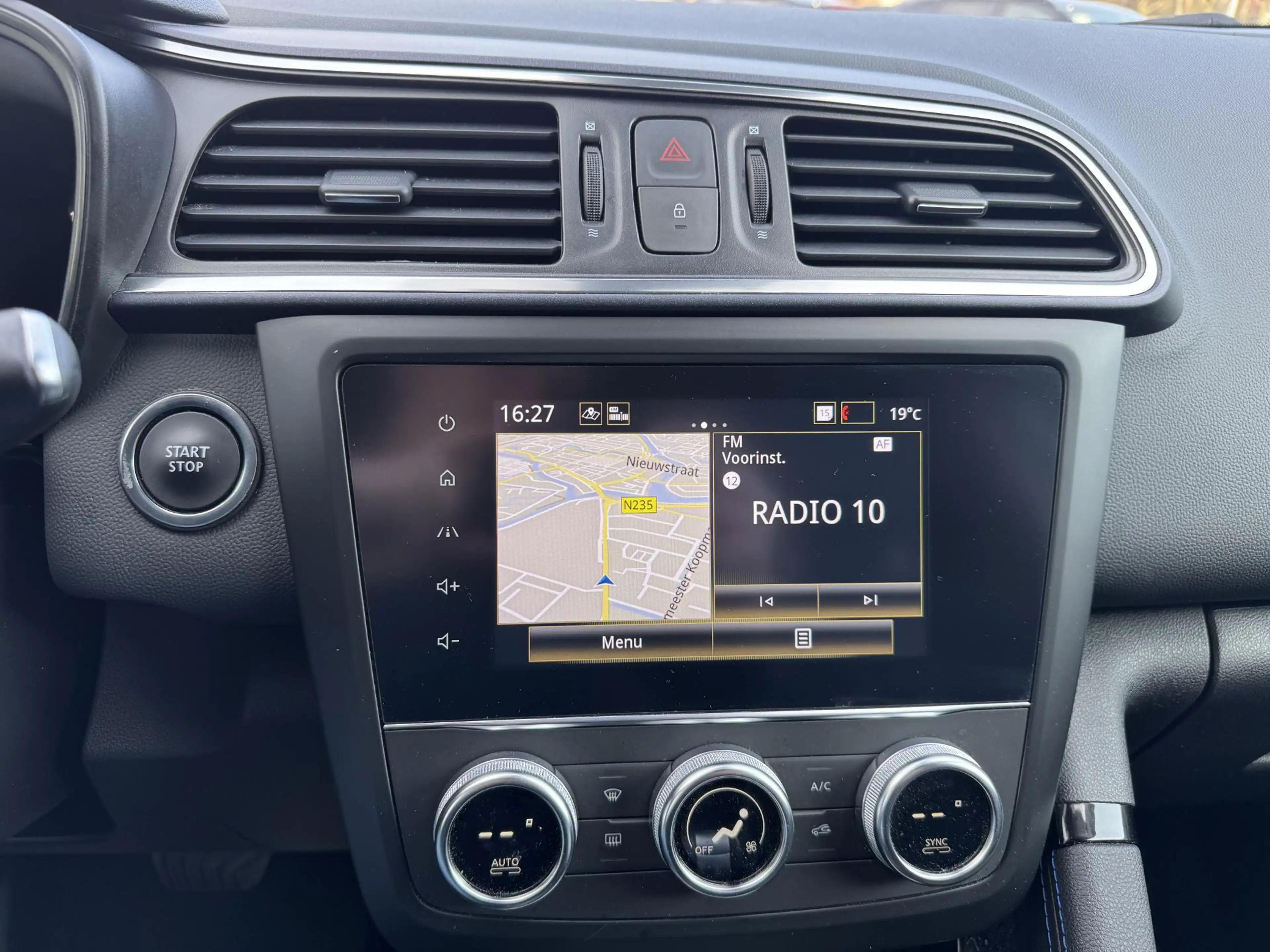 Renault Kadjar 1.3 TCe 140pk EDC Intens+Trekhaak!! — photo 17
