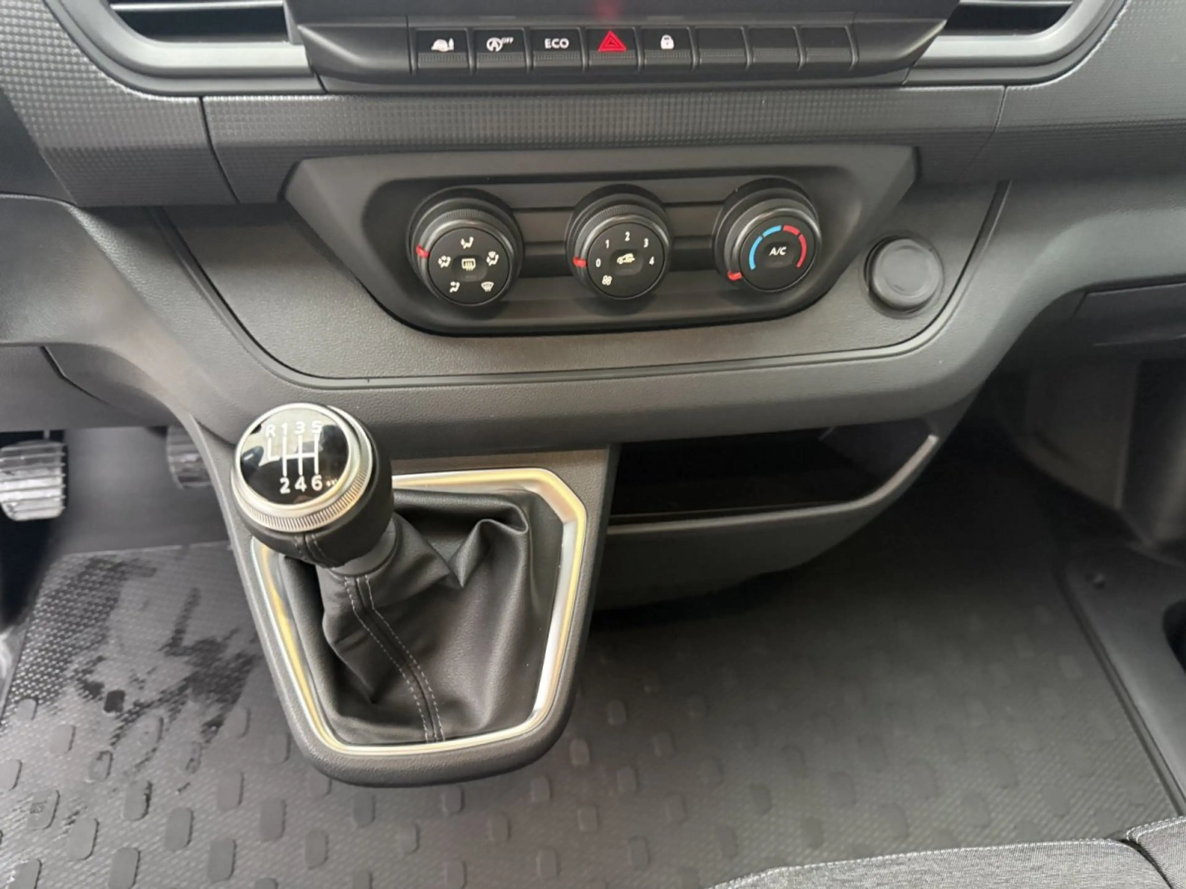 Nissan Primastar L2H1 3,0t*N-Connecta*LRB*270Grad* — photo 14