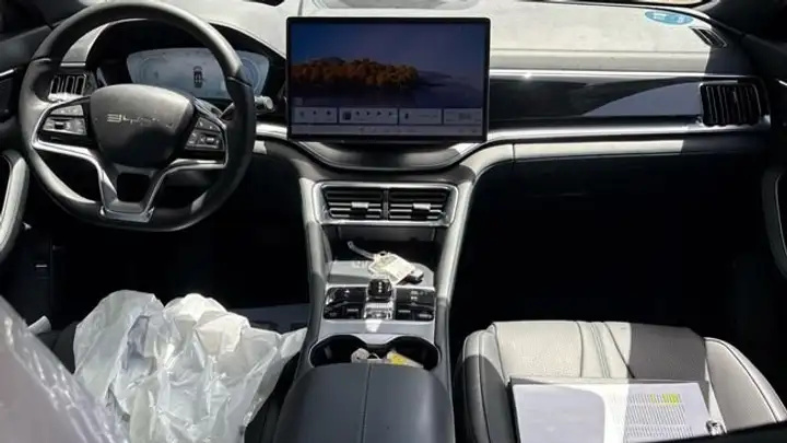 BYD Seal U DM-i COMFORT 2025, foto 8