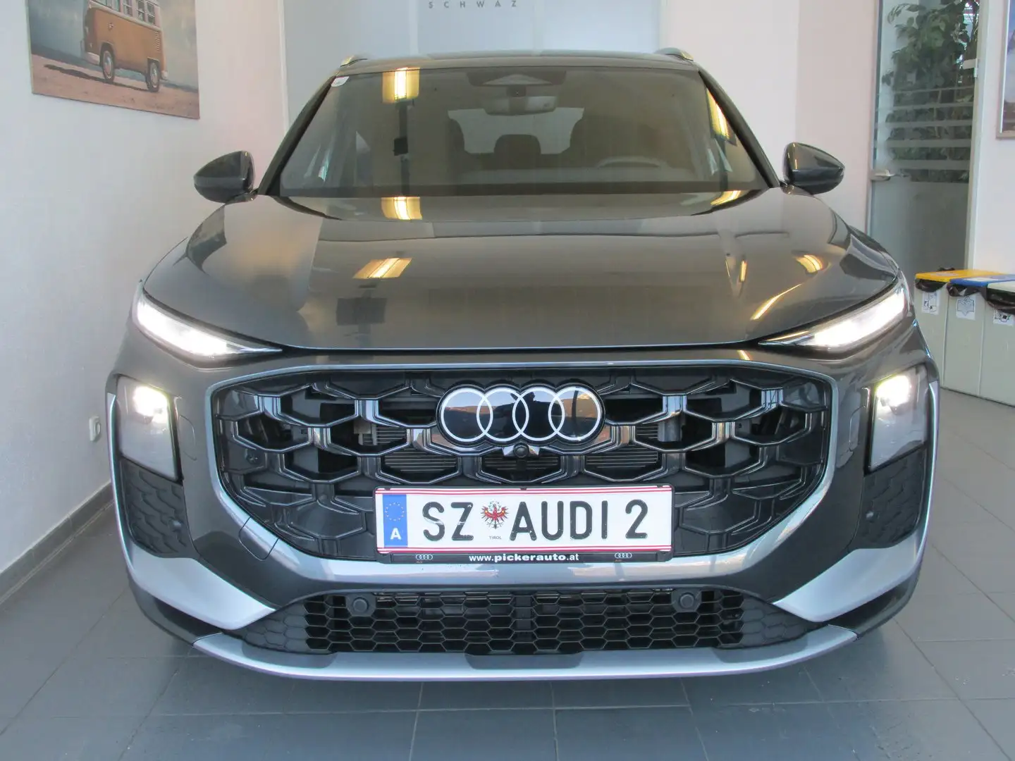 Audi Q3 e-hybrid 200 kW Grau - 2