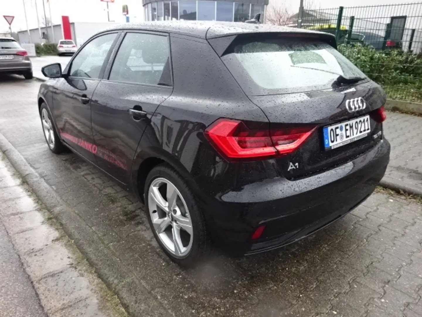 Audi A1 Sportback Schrägheck/advanced (EURO 6d-TEMP) Schwarz - 2