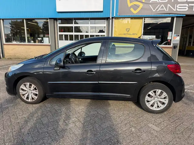 Peugeot 207 view 4