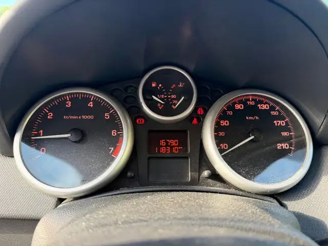 Peugeot 207 view 12