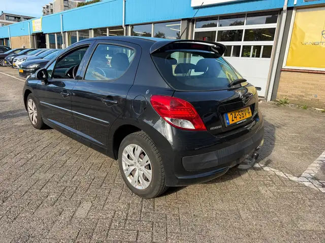 Peugeot 207 view 5