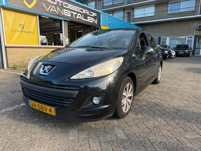 Peugeot 207 view 3