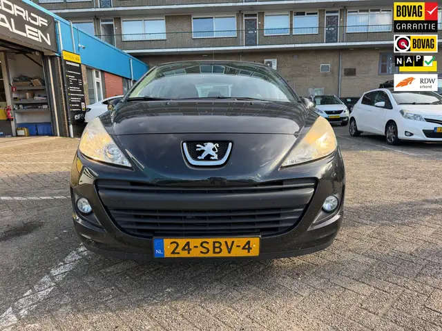 2011 Peugeot 207 in Black for sale