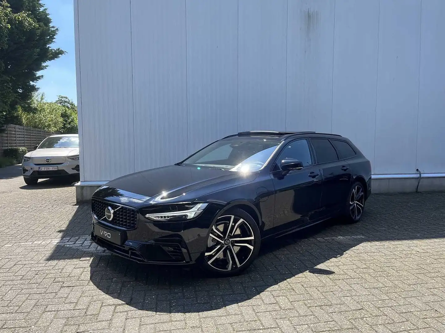 Volvo V90 T6 AWD Plug-inhybride Ultra Dark Zwart - 1